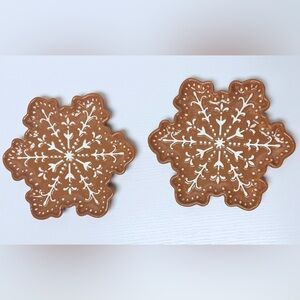 New! Set of 2 Brown Gingerbread Snowflake Shaped Plates